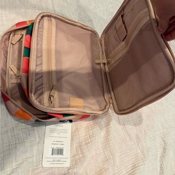 Calpak tablet tech organizer NWT- never used before. - Picture 3 of 6